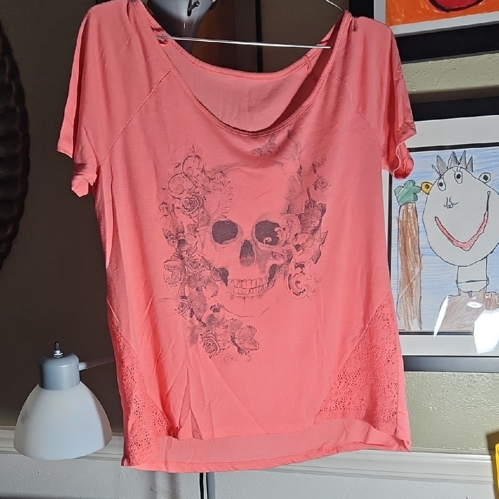 Women's Coral Graphic Top